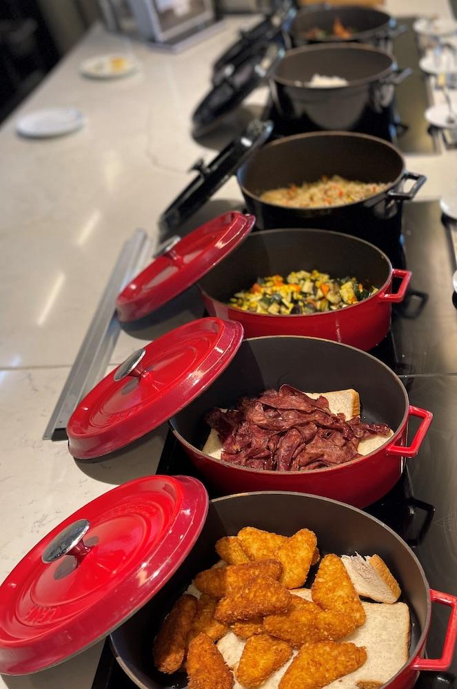 Hilton Garden Inn Пучонг Экстерьер фото